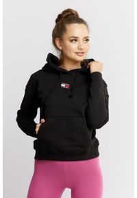 Tommy Jeans - TOMMY JEANS Czarna bluza damska z kapturem, Rozmiar XS. Typ kołnierza: kaptur. Kolor: czarny. Materiał: prążkowany. Wzór: aplikacja