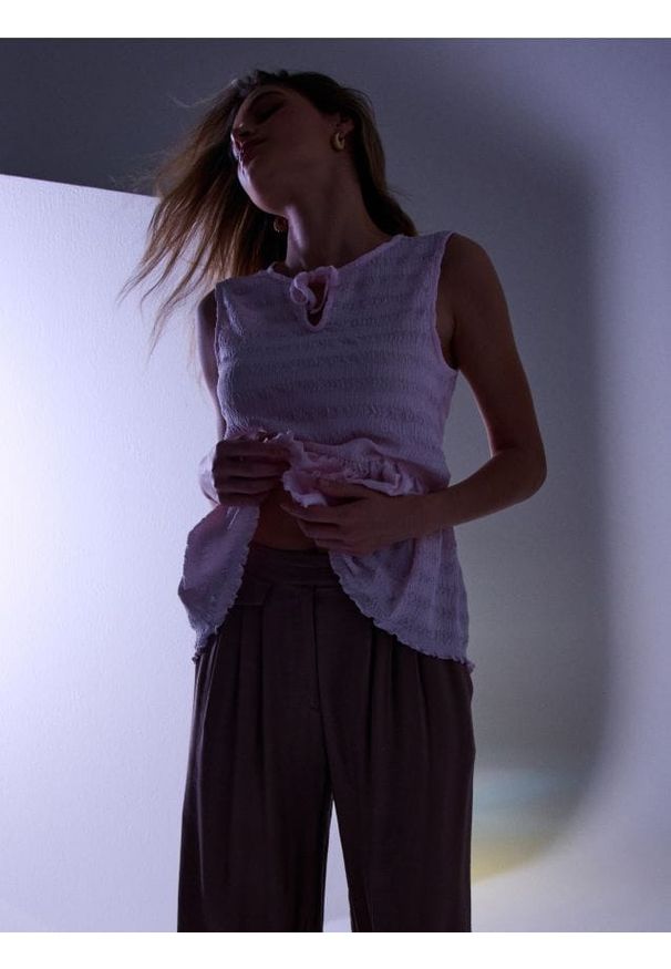 Sinsay - Strukturalna bluzka bez rękawów - różowy. Kolor: różowy. Długość rękawa: bez rękawów