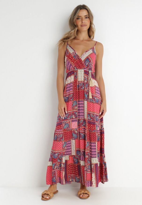 Born2be - Bordowa Sukienka Hickey. Kolor: czerwony. Długość rękawa: na ramiączkach. Wzór: aplikacja. Typ sukienki: kopertowe. Styl: boho. Długość: maxi