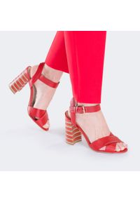Wittchen - Damskie sandały skórzane na obcasie w paski czerwone. Zapięcie: pasek. Kolor: czerwony. Materiał: skóra. Wzór: paski. Sezon: lato. Obcas: na obcasie. Styl: wakacyjny. Wysokość obcasa: średni #3