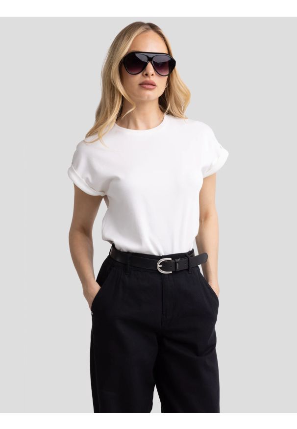 Big-Star - Koszulka damska z podwijanym rękawem biała Adela 100. Kolor: biały. Materiał: dzianina, żakard. Długość rękawa: krótki rękaw. Długość: krótkie. Wzór: gładki, jednolity. Styl: klasyczny