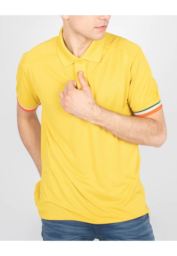 Invicta Koszulka Polo | 4452254 / U | Mężczyzna | Żółty. Okazja: na co dzień. Typ kołnierza: polo. Kolor: żółty. Materiał: poliester. Długość rękawa: krótki rękaw. Wzór: aplikacja. Styl: klasyczny, casual