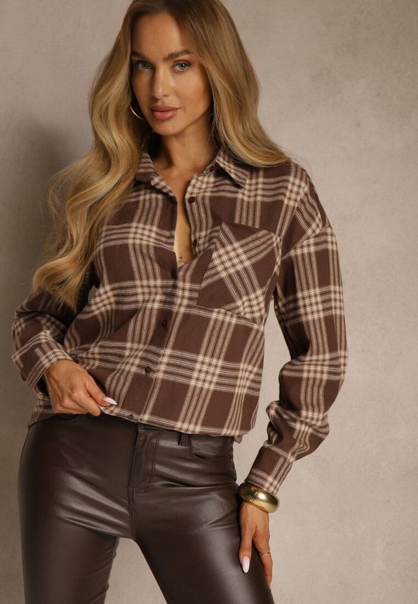 Renee - Brązowa Koszula z Bawełny Ozdobiona Kratą Monitela. Okazja: na co dzień. Kolor: brązowy. Materiał: bawełna. Wzór: aplikacja. Styl: klasyczny, casual