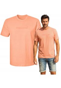 Bawełniana, Męska Koszulka (T-Shirt) - Pako Jeans - Brzoskwiniowa. Okazja: na co dzień. Kolor: pomarańczowy. Materiał: poliester, bawełna. Wzór: nadruk. Styl: casual #7