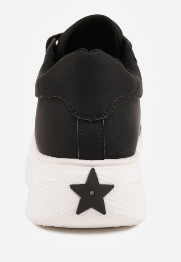 Renee - Czarne Sneakersy VICES Ozdobione Gwiazdą i Błyszczącą Wstawką Oranatta. Okazja: na co dzień. Kolor: czarny. Materiał: jeans. Wzór: aplikacja