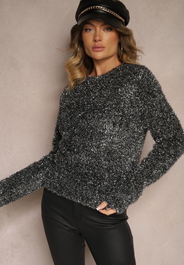 Renee - Srebrny Sweter z Wiskozą i Metaliczną Nitką Sanavirae. Okazja: na co dzień, na spotkanie biznesowe, do pracy. Kolor: srebrny. Materiał: wiskoza. Styl: biznesowy, elegancki, casual