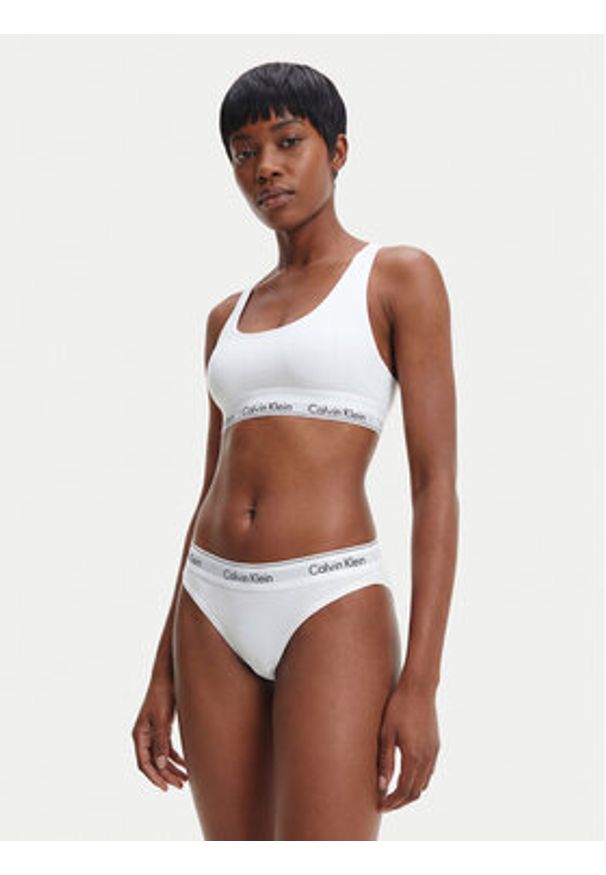 Calvin Klein Underwear Stringi LV00QF8518 Biały. Kolor: biały. Materiał: bawełna