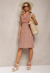 Renee - Zielono-Różowa Rozkloszowana Sukienka w Kwiaty z Kopertową Górą i Gumką w Talii Ricada. Kolor: zielony. Materiał: tkanina. Wzór: kwiaty. Sezon: lato. Typ sukienki: kopertowe #3