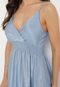 Born2be - Jasnoniebieska Kopertowa Sukienka na Ramiączkach z Wiskozy Zdobiona Cyrkoniami Ararielle. Okazja: na imprezę, na co dzień, na spacer. Typ kołnierza: dekolt w kształcie V. Kolor: niebieski. Materiał: wiskoza. Długość rękawa: na ramiączkach. Wzór: aplikacja. Typ sukienki: kopertowe. Styl: casual, klasyczny #2