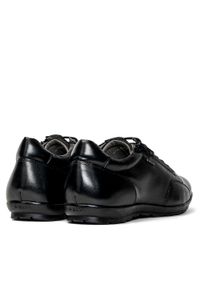 Sneakersy męskie czarne Geox U Symbol A. Wysokość cholewki: przed kostkę. Kolor: czarny. Materiał: skóra, guma. Szerokość cholewki: normalna. Wzór: aplikacja #3