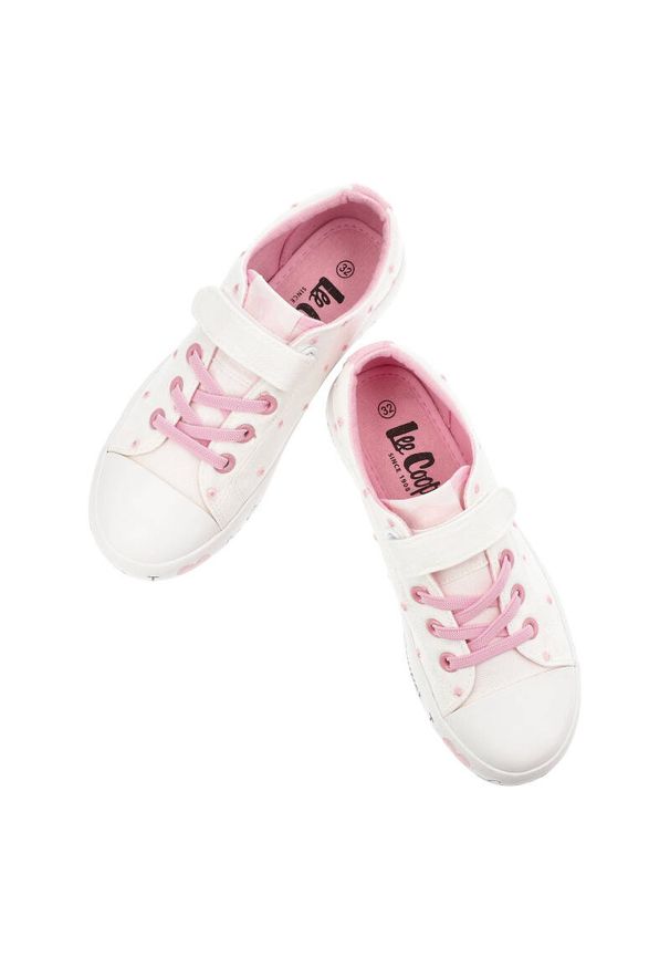 Białe Trampki Lee Cooper Modne Buty Dla Dziewczynki. Okazja: na spacer. Kolor: biały. Materiał: materiał. Wzór: nadruk, aplikacja, napisy