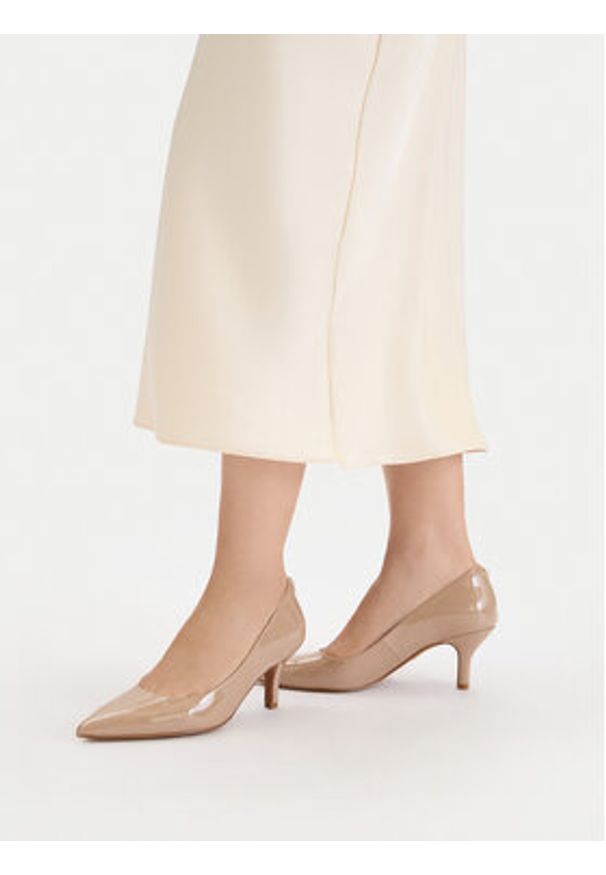 Nine West Czółenka CEO-CD25-032-1 Beżowy. Kolor: beżowy. Materiał: materiał