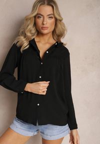 Renee - Czarna Koszula z Ażurową Wstawką przy Dekolcie Vitamis. Kolor: czarny. Wzór: ażurowy. Styl: elegancki #4