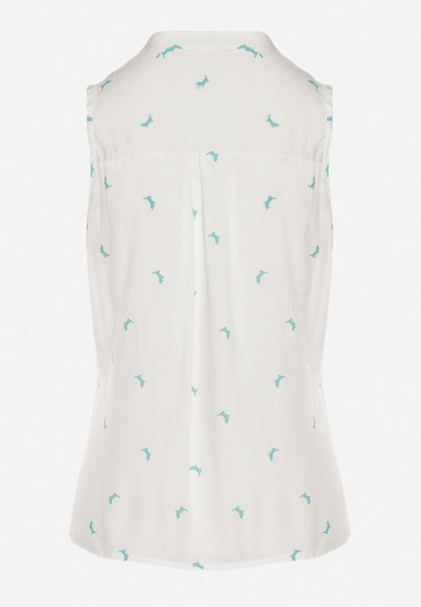 Born2be - Biało-Zielona Wiskozowa Koszula z Geometrycznym Wzorem Lumisse. Okazja: na co dzień. Kolor: biały. Materiał: wiskoza. Wzór: geometria. Styl: casual, klasyczny