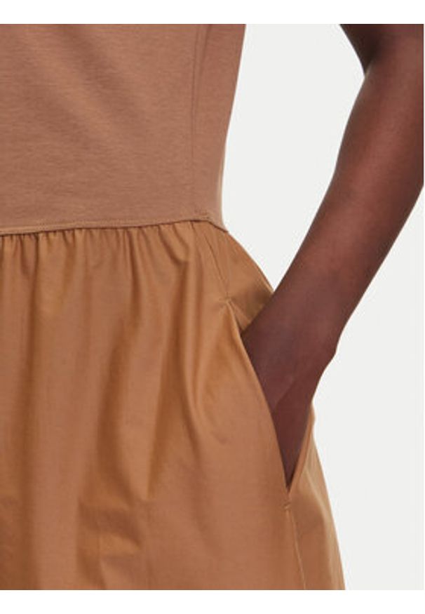 TOMMY HILFIGER - Tommy Hilfiger Sukienka codzienna Modern Cody WW0WW46711 Brązowy Regular Fit. Okazja: na co dzień. Kolor: brązowy. Materiał: bawełna. Typ sukienki: proste. Styl: casual