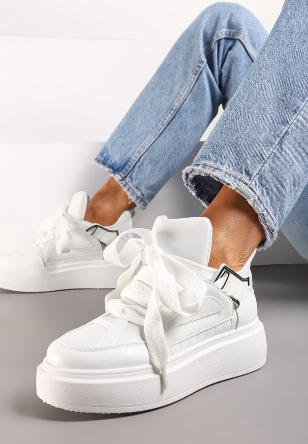 Born2be - Białe Sneakersy na Grubej Podeszwie z Ozdobnymi Sznurówkami Edidda. Nosek buta: okrągły. Zapięcie: sznurówki. Kolor: biały. Obcas: na obcasie. Wysokość obcasa: niski