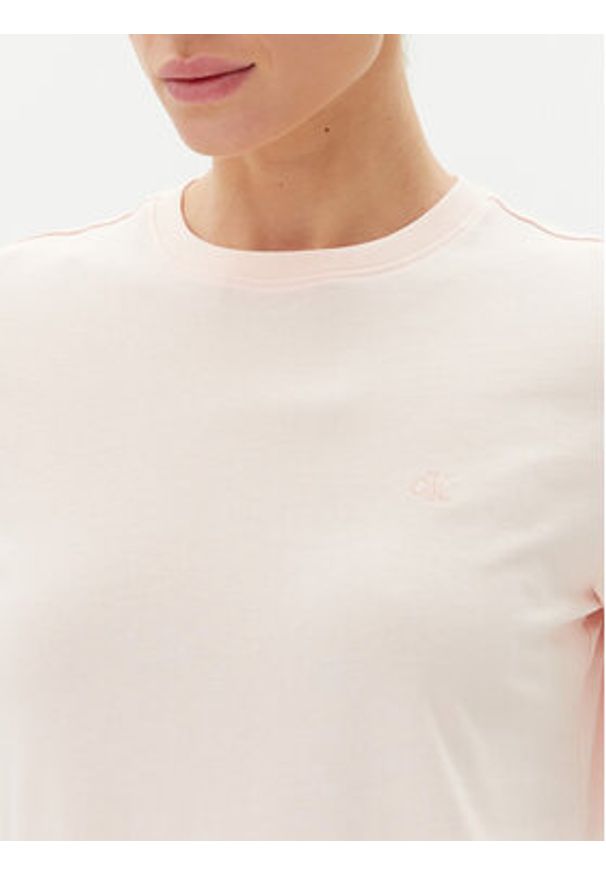 Calvin Klein Jeans T-Shirt LV047B224G Różowy Regular Fit. Kolor: różowy. Materiał: bawełna