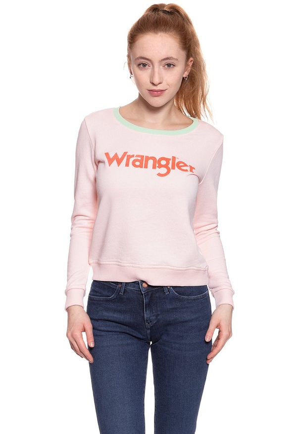 Wrangler - DAMSKI SWETER WRANGLER RETRO KABEL SWT ROSEWATER W602RHYLF 112130380. Wzór: nadruk. Styl: retro