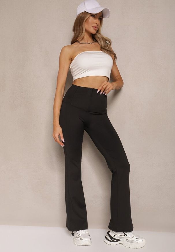 Renee - Czarne Spodnie Dzwony High Waist Odavia. Okazja: na co dzień. Stan: podwyższony. Kolor: czarny. Styl: elegancki, casual