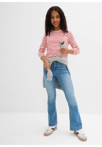 bonprix - Dżinsy flared, mid waist. Kolor: niebieski
