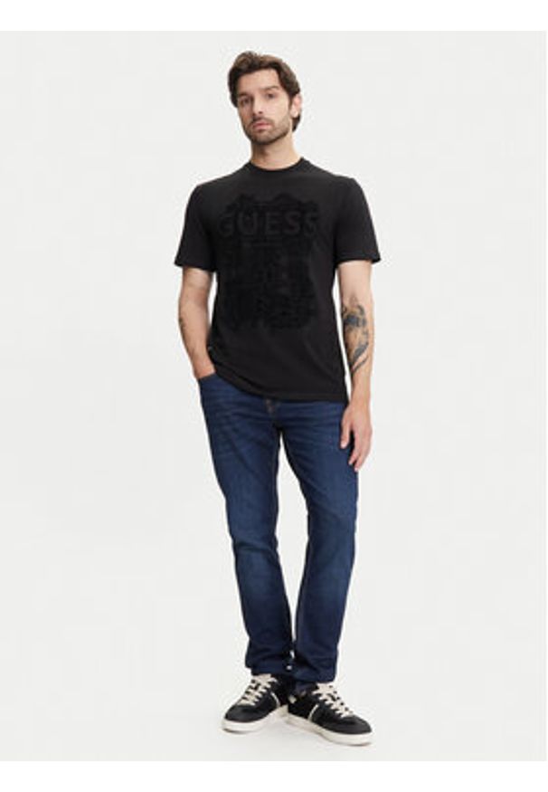 Guess T-Shirt M5YI13 I3Z14 Czarny Regular Fit. Kolor: czarny. Materiał: bawełna