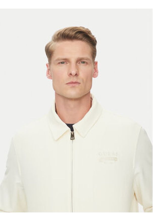 Guess Kurtka przejściowa M5GL38 WHAO2 Écru Regular Fit. Materiał: syntetyk