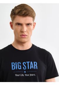 Big-Star - Koszulka męska o klasycznym kroju Bruno 906. Kolor: czarny. Materiał: bawełna. Długość rękawa: krótki rękaw. Długość: krótkie. Wzór: nadruk, napisy, aplikacja. Styl: klasyczny #5
