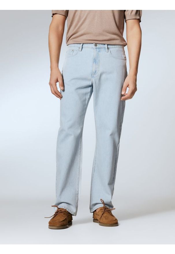 Reserved - Jeansy straight fit - niebieski. Kolor: niebieski