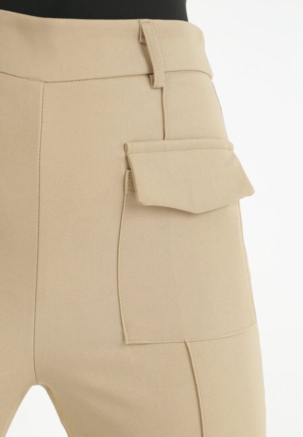 Born2be - Beżowe Spodnie Dzwony High Waist Yave. Okazja: na co dzień. Stan: podwyższony. Kolor: beżowy. Wzór: aplikacja. Styl: casual, elegancki