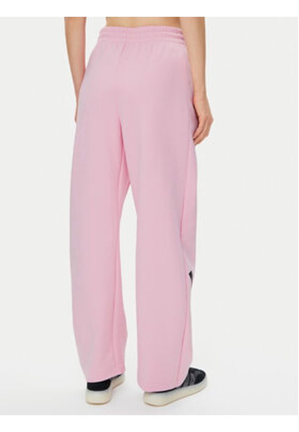 Adidas - adidas Spodnie dresowe Z.N.E. Barrel JC5410 Różowy Loose Fit. Kolor: różowy. Materiał: syntetyk