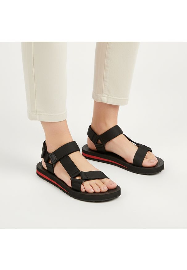 Big-Star - Czarne Sandały Big Star Wygodne Buty Damskie. Okazja: na co dzień. Zapięcie: rzepy. Kolor: czarny. Materiał: materiał. Sezon: lato. Styl: casual, sportowy, wakacyjny