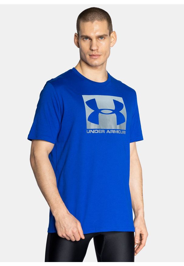 Koszulka Under Armour Boxed Sportstyle (1329581-400). Kolor: niebieski. Materiał: poliester, materiał, bawełna. Sport: fitness
