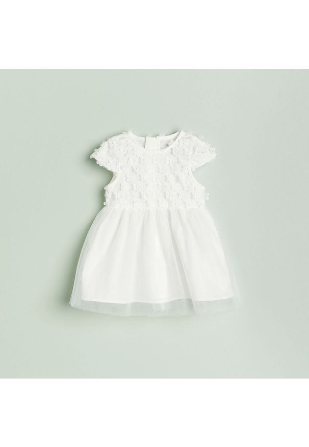 Reserved - Sukienka z tiulową spódnicą - Biały. Kolor: biały. Materiał: tiul