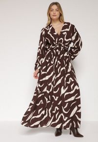 Born2be - Brązowa Rozkloszowana Sukienka z Wiskozą Netania. Okazja: na co dzień. Kolor: brązowy. Materiał: wiskoza. Długość rękawa: długi rękaw. Typ sukienki: proste. Styl: casual #1