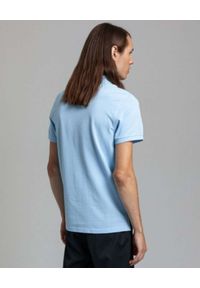 GANT - Błękitny t-shirt polo Regular fit. Typ kołnierza: polo. Kolor: niebieski. Materiał: bawełna. Wzór: haft #4