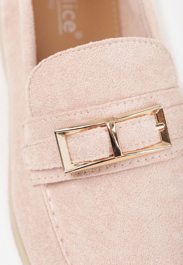 Renee - Różowe Mokasyny Ozdobione Metaliczną Klamrą Murielori. Nosek buta: okrągły. Zapięcie: klamry. Kolor: różowy. Materiał: zamsz, skóra. Wzór: aplikacja. Obcas: na obcasie. Wysokość obcasa: niski