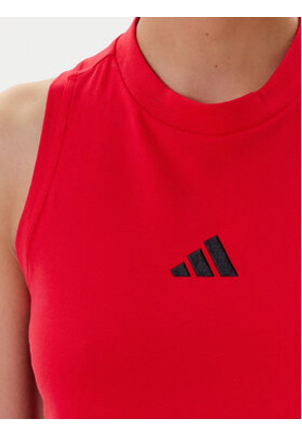 Adidas - adidas Sukienka codzienna Essentials 3-Stripes JE1206 Czerwony Regular Fit. Okazja: na co dzień. Kolor: czerwony. Materiał: bawełna. Typ sukienki: proste. Styl: casual