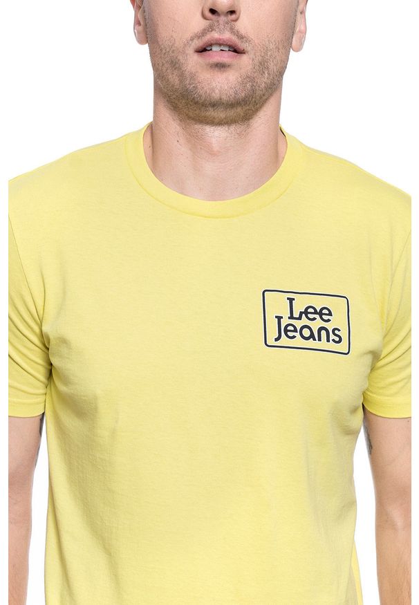 Lee - MĘSKI T-SHIRT LEE LEE JEANS TEE SUNBURST REGULAR FIT L65LFENN 112116081. Materiał: jeans