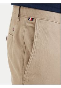 TOMMY HILFIGER - Tommy Hilfiger Chinosy Denton MW0MW43151 Beżowy Regular Fit. Kolor: beżowy. Materiał: bawełna #4