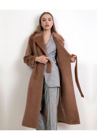 CATERINA - Brązowy płaszcz z alpaki i wełny. Kolor: brązowy. Materiał: wełna #3