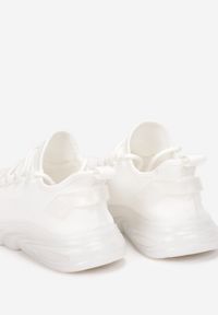 Renee - Białe Buty Sportowe Metede. Nosek buta: okrągły. Zapięcie: bez zapięcia. Kolor: biały. Materiał: materiał, skóra, jeans