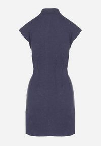 Born2be - Granatowa Sukienka z Prążkowanej Dzianiny o Taliowanym Kroju z Półgolfem Ivarinae. Okazja: na co dzień, na spotkanie biznesowe. Kolor: niebieski. Materiał: dzianina, prążkowany. Długość rękawa: bez rękawów. Styl: biznesowy, casual, elegancki #2