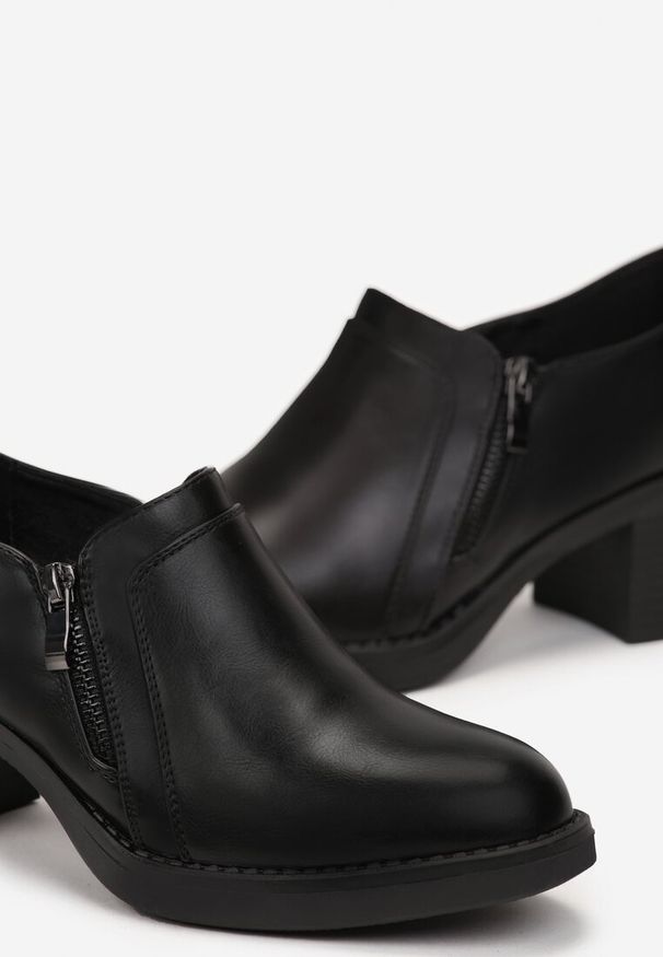 Born2be - Czarne Półbuty na Słupku z Suwakiem Attiame. Okazja: do pracy, na co dzień. Kolor: czarny. Obcas: na słupku. Styl: elegancki, casual, klasyczny. Wysokość obcasa: średni
