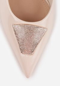 Born2be - Beżowe Szpilki Vices z Cyrkoniową Aplikacją Niraselle. Okazja: na spotkanie biznesowe, na ślub cywilny, na wesele, na imprezę. Nosek buta: szpiczasty. Kolor: beżowy. Wzór: aplikacja. Obcas: na szpilce. Styl: biznesowy, glamour, elegancki. Wysokość obcasa: średni #4