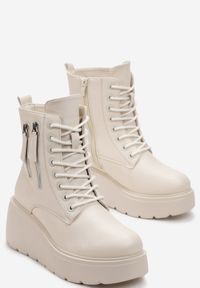 Born2be - Beżowe Botki na Koturnie z Ozdobnymi Suwakami na Cholewce Brarca. Zapięcie: zamek. Kolor: beżowy. Szerokość cholewki: normalna. Obcas: na koturnie #2