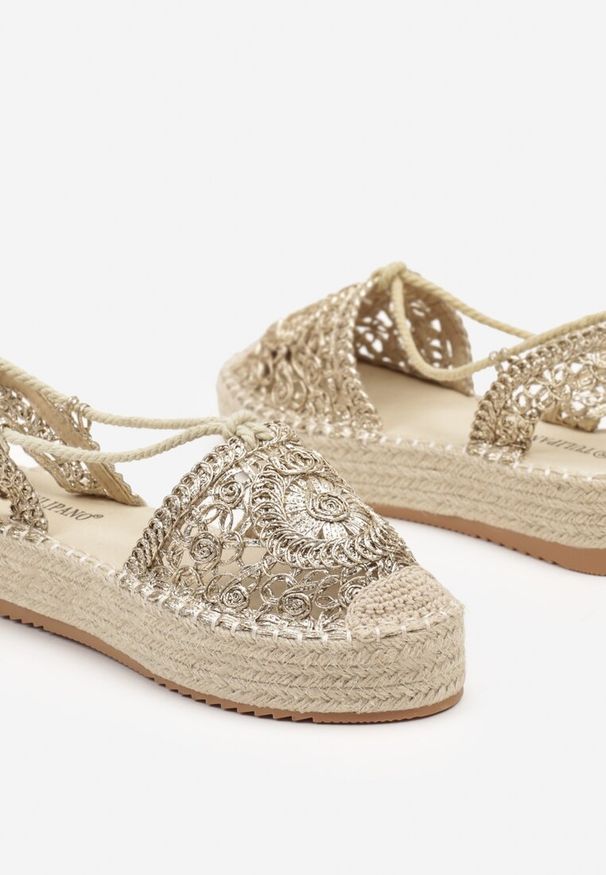 Renee - Złote Wiązane Espadryle Ażurowe na Plecionej Podeszwie Talea. Okazja: na co dzień. Kolor: złoty. Materiał: jeans. Szerokość cholewki: normalna. Wzór: ażurowy. Sezon: lato. Styl: boho, casual