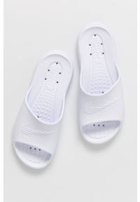 Nike Sportswear Klapki damskie kolor biały. Kolor: biały. Materiał: materiał, guma. Wzór: gładki #3