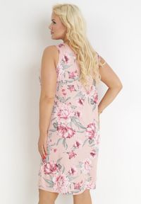 Born2be - Różowa Trapezowa Sukienka Midi w Kwiaty Lexani. Okazja: na co dzień. Kolor: różowy. Długość rękawa: bez rękawów. Wzór: kwiaty. Typ sukienki: trapezowe. Styl: casual. Długość: midi #3
