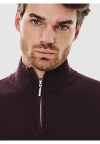 Pako Lorente - PAKO LORENTE – Bordowy sweter z wysoką stójką zapinaną na zamek. Typ kołnierza: kołnierzyk stójkowy. Kolor: czerwony, szary. Materiał: bawełna. Sezon: zima, jesień #4