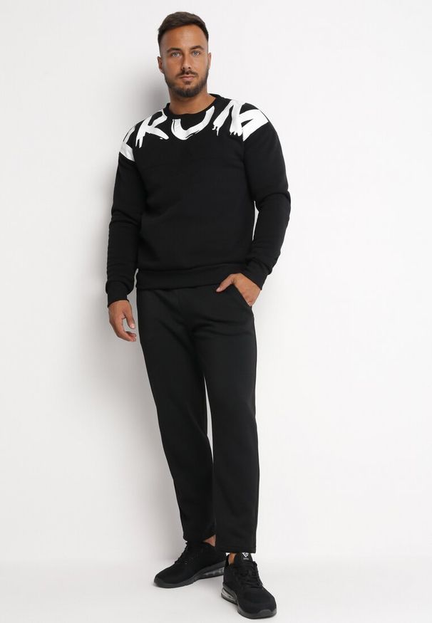 Born2be - Czarne Spodnie Dresowe z Gumką w Pasie Vianeco. Kolor: czarny. Materiał: dresówka